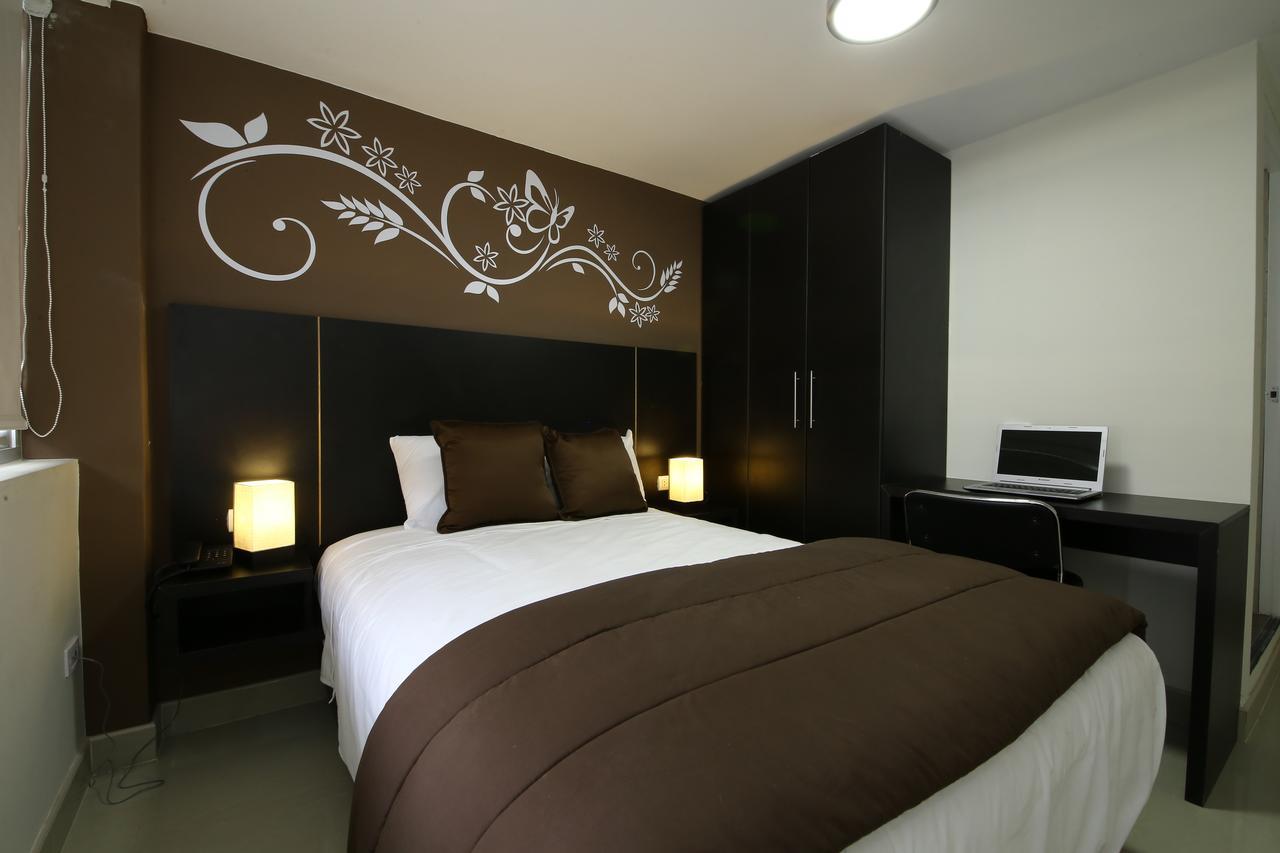 Hotel Solec 3*
